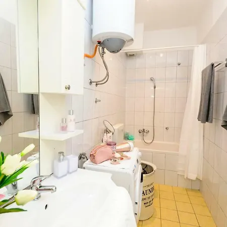 Daire Silente Cozy Place With Free Parking Šibenik