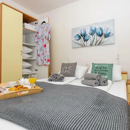 Silente Cozy Place With Free Parking Daire