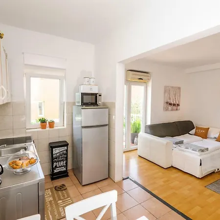 Silente Cozy Place With Free Parking Daire