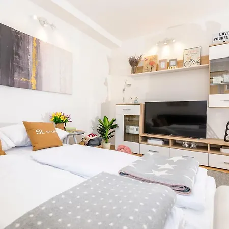 Daire Silente Cozy Place With Free Parking Šibenik