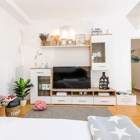 Silente Cozy Place With Free Parking Daire *