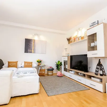 Silente Cozy Place With Free Parking Daire