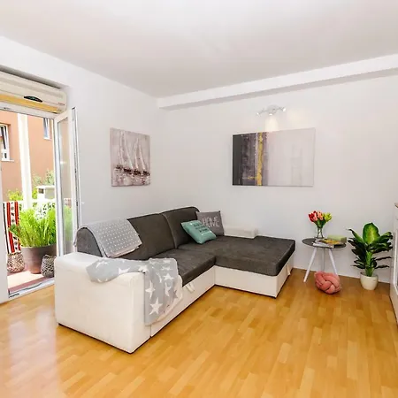 Silente Cozy Place With Free Parking Daire