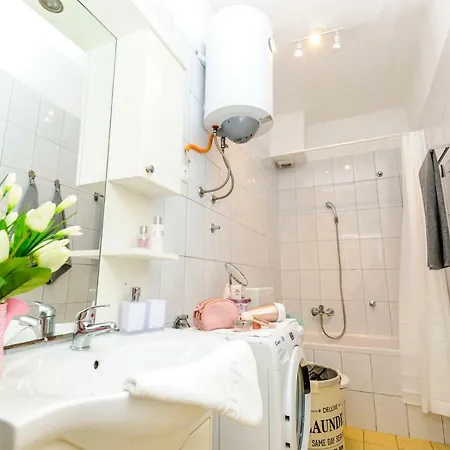 Daire Silente Cozy Place With Free Parking Šibenik