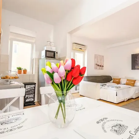 Daire Silente Cozy Place With Free Parking *