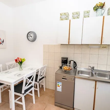 Daire Silente Cozy Place With Free Parking Šibenik
